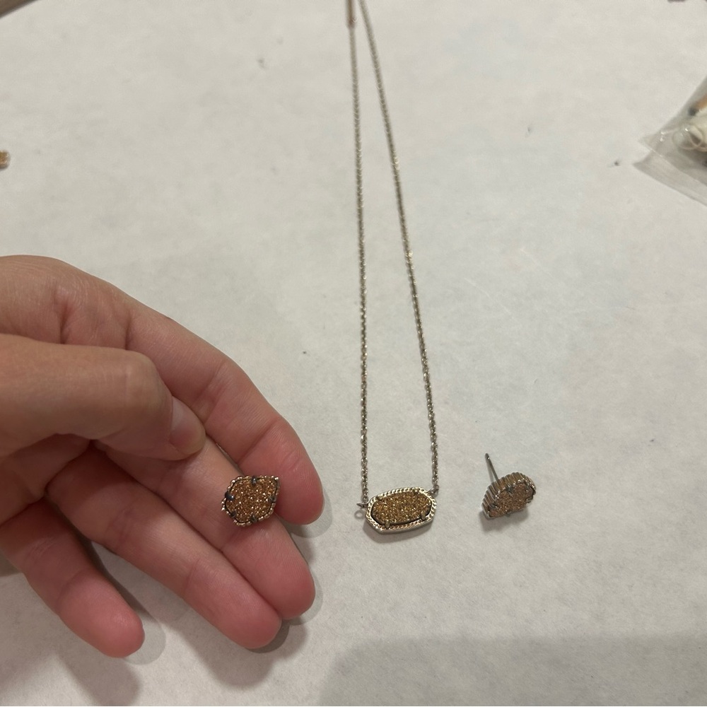 Kendra Scott necklace with earrings